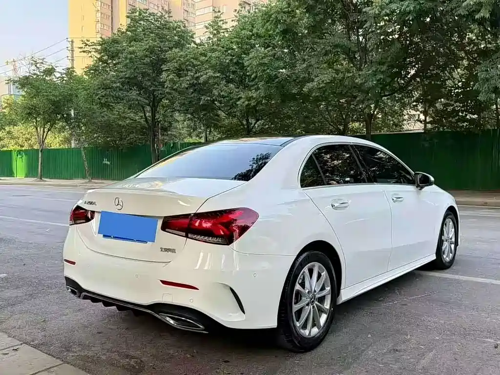Mercedes-Benz A-Class — миниатюра 9
