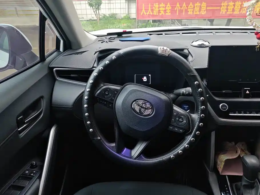 Toyota Corolla Cross — миниатюра 15