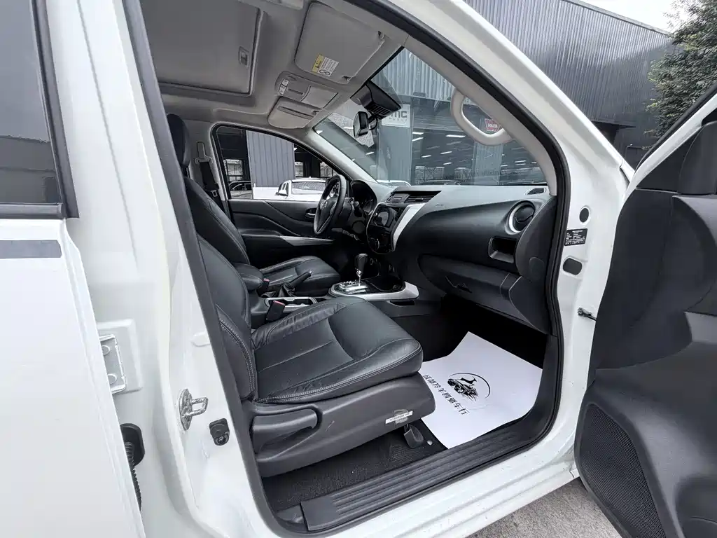 Nissan Terra — миниатюра 6