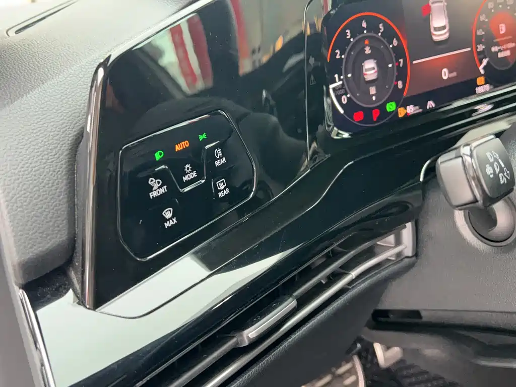 Volkswagen Golf — миниатюра 17