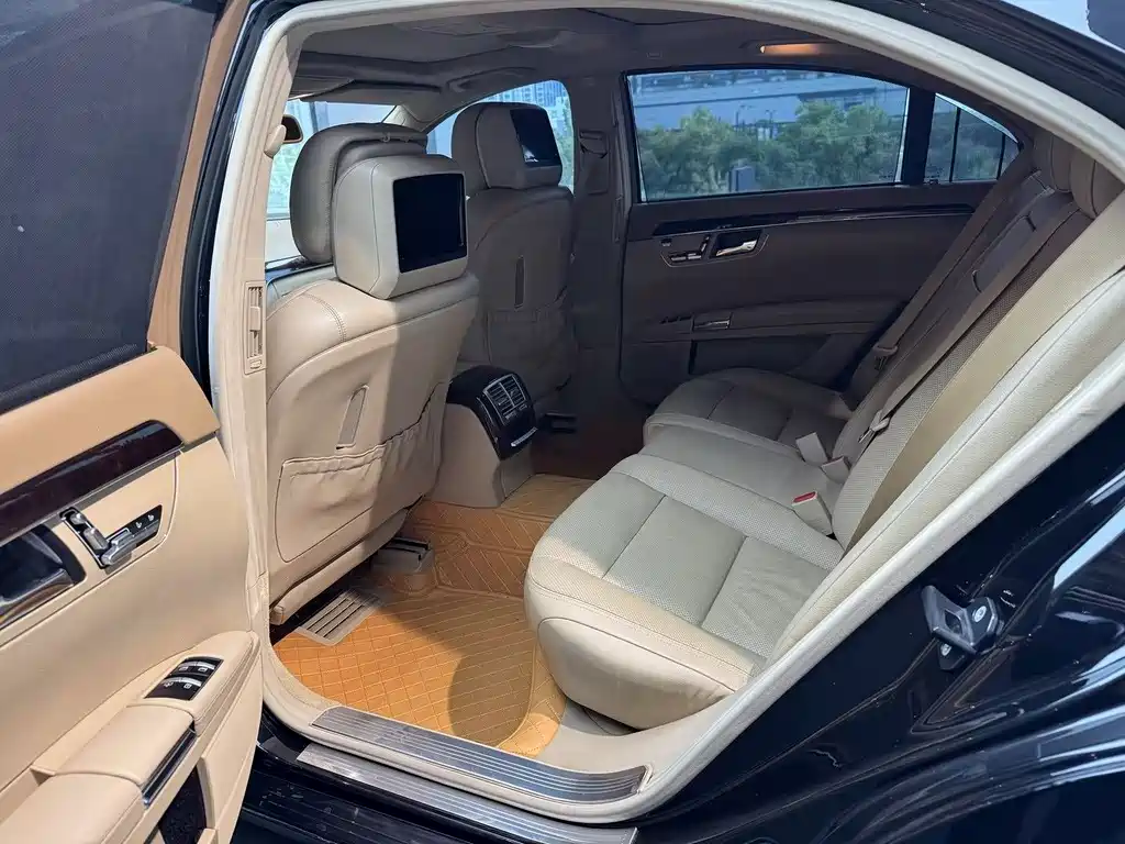 Mercedes-Benz S-Class — миниатюра 9
