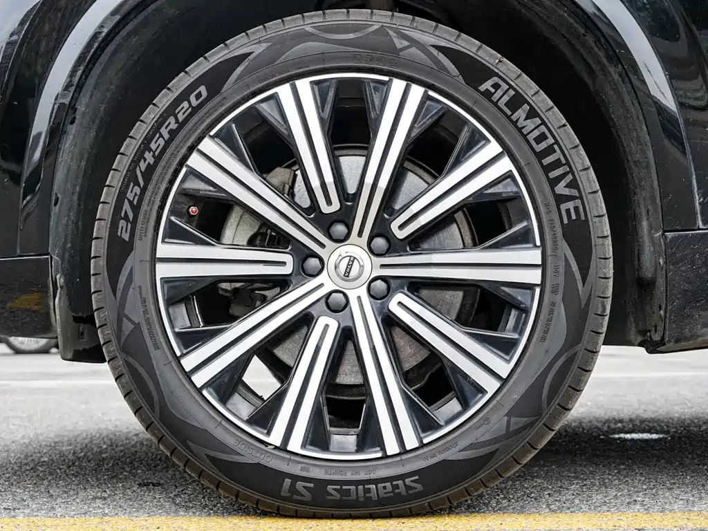 Volvo XC90 — миниатюра 22
