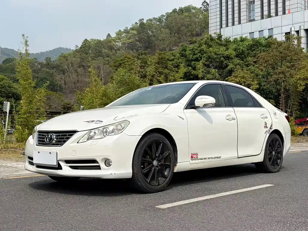 Toyota Reiz 2013