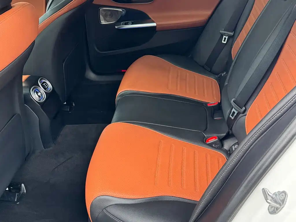 Mercedes-Benz C-Class — миниатюра 5