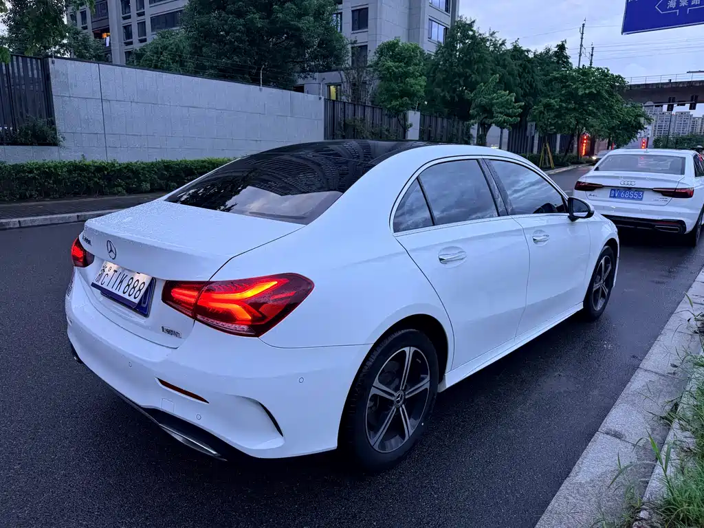 Mercedes-Benz A-Class — миниатюра 10
