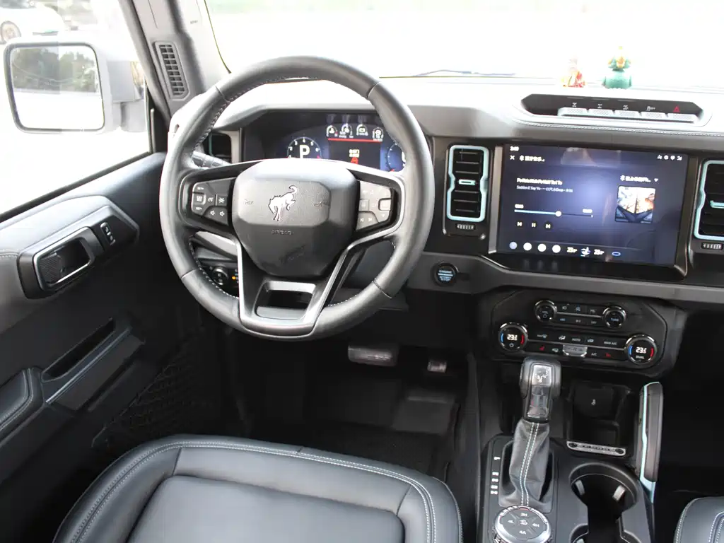 Ford Bronco — миниатюра 11