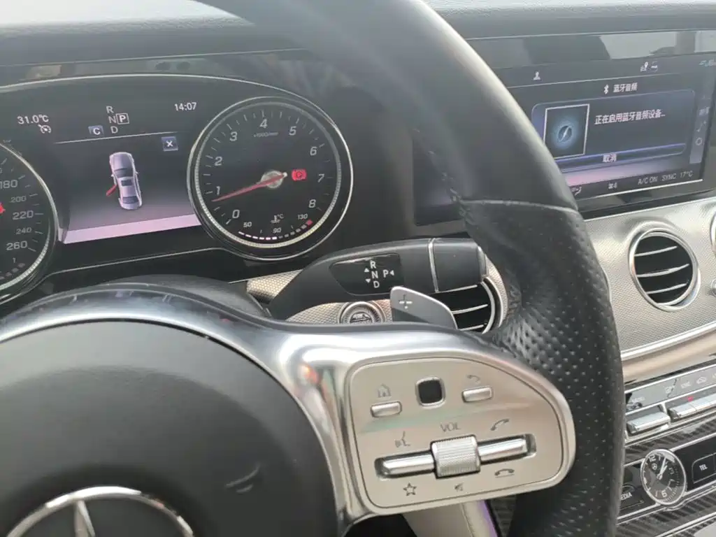 Mercedes-Benz E-Class (Import) — миниатюра 14