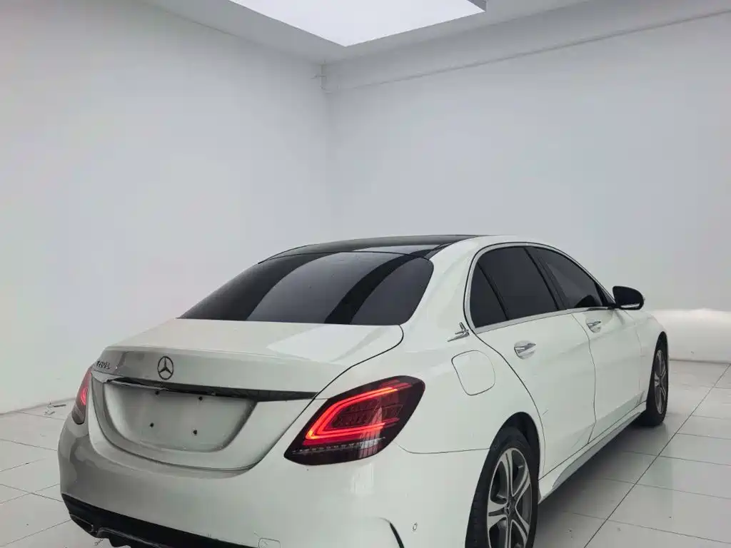 Mercedes-Benz C-Class — миниатюра 9