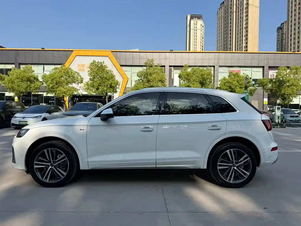 Audi Q5L — миниатюра 3