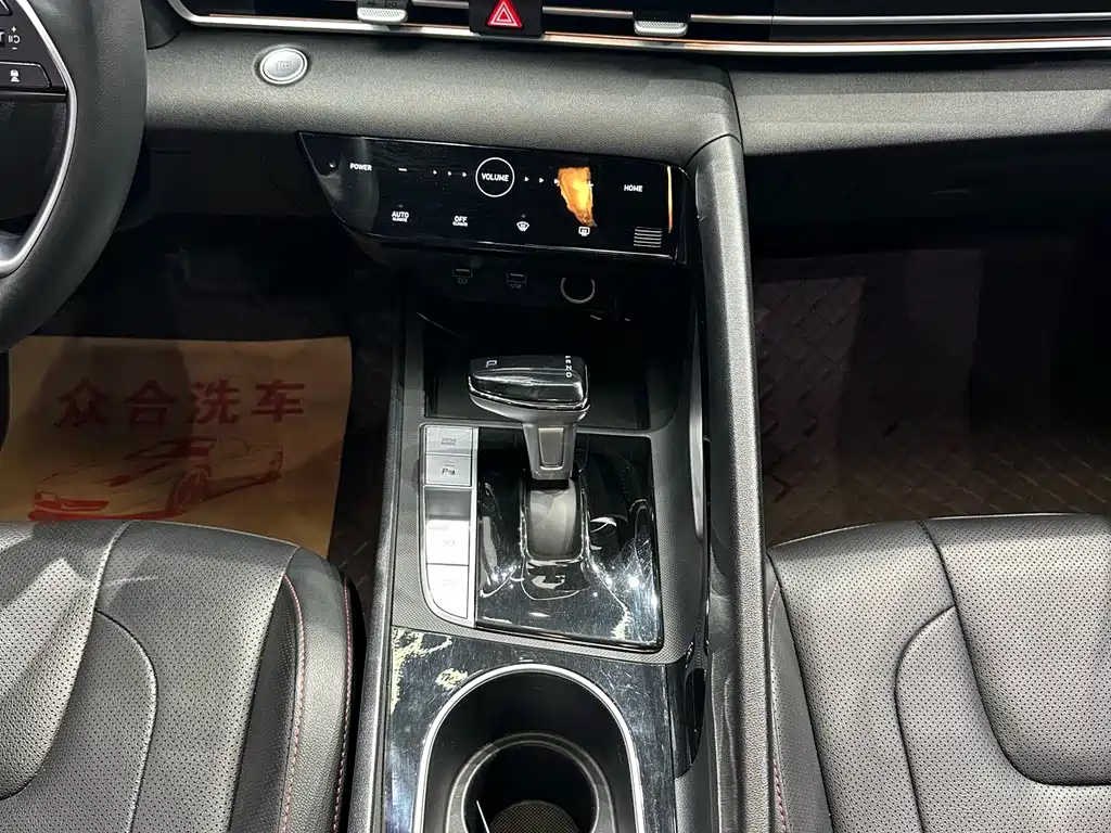 Hyundai Elantra — миниатюра 12