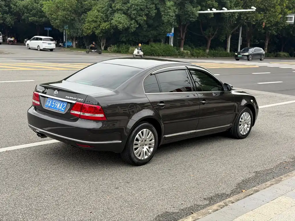 Volkswagen Passat Lingyu — миниатюра 6