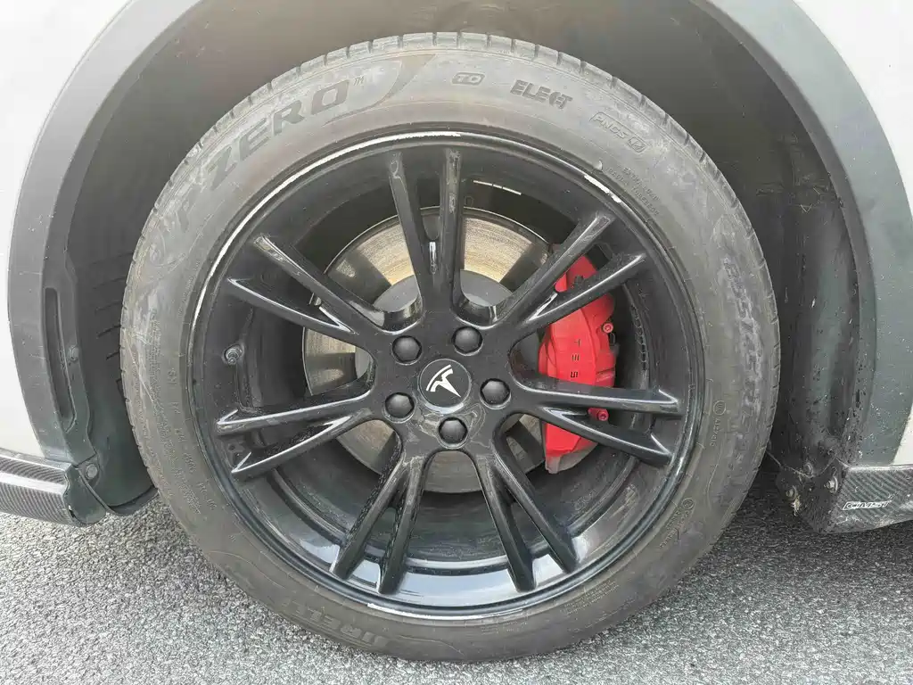 Tesla Model Y — миниатюра 14