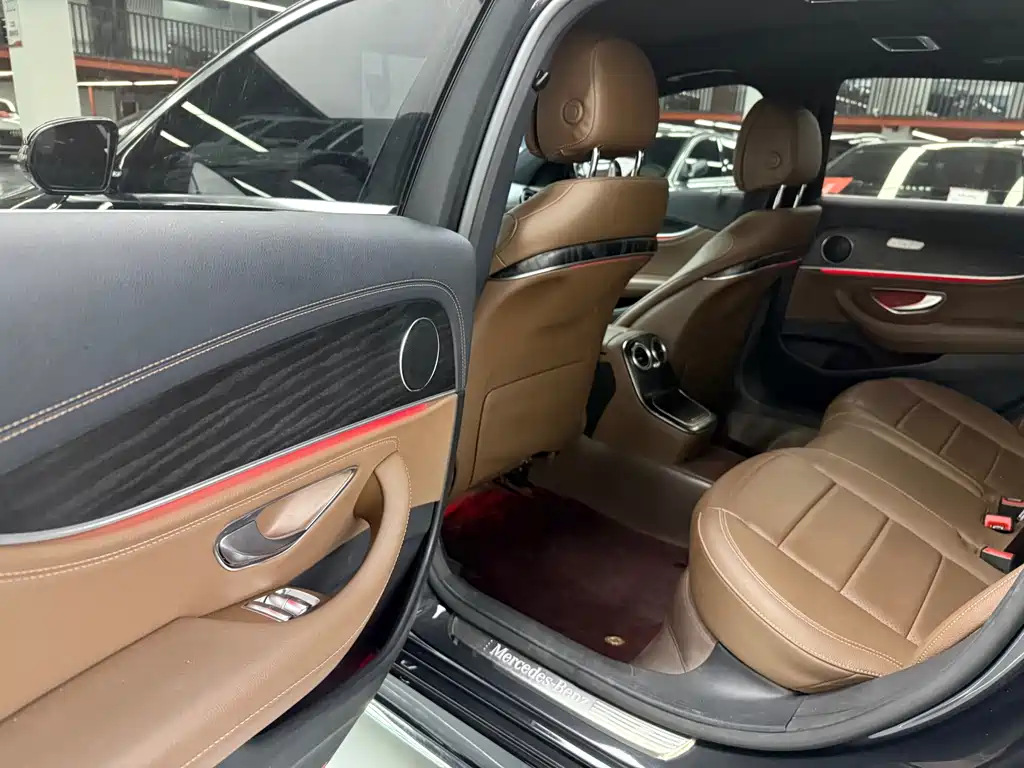 Mercedes-Benz E-Class — миниатюра 14