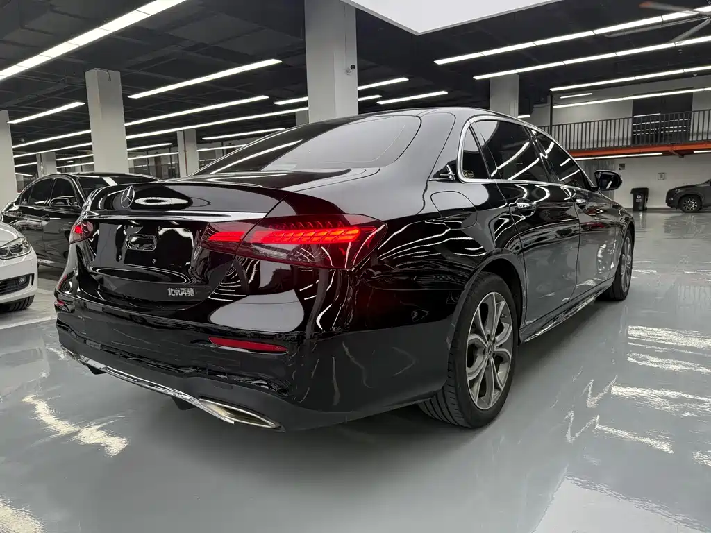 Mercedes-Benz E-Class — миниатюра 23