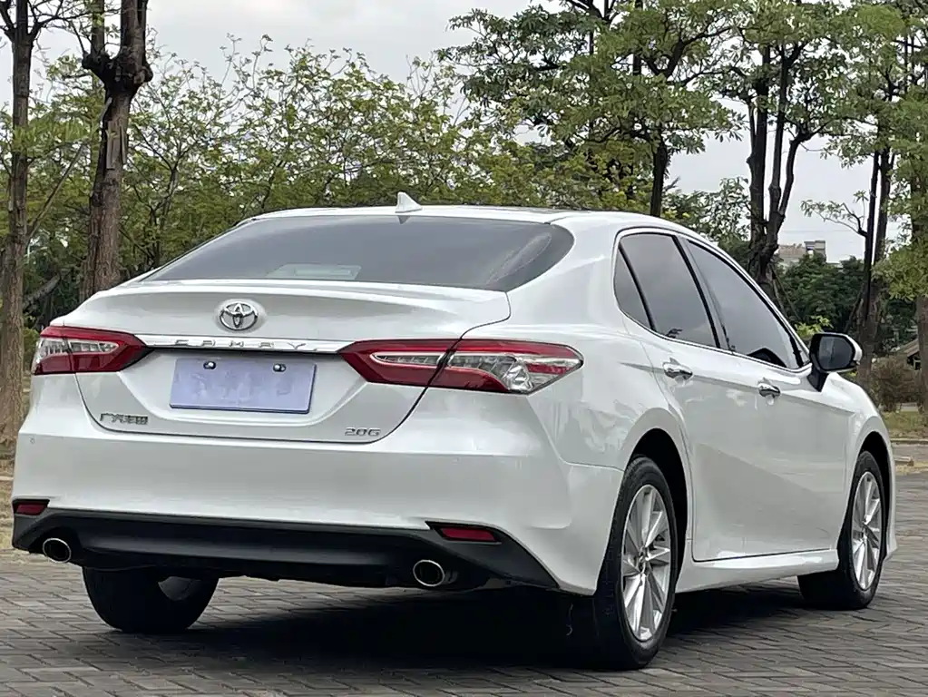 TOYOTA CAMRY