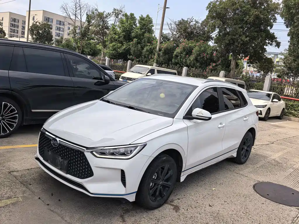 BYD e2