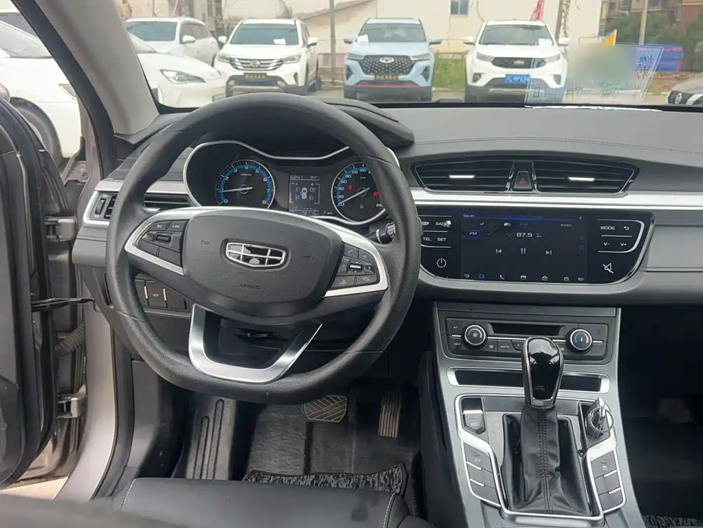 Geely Emgrand — миниатюра 10
