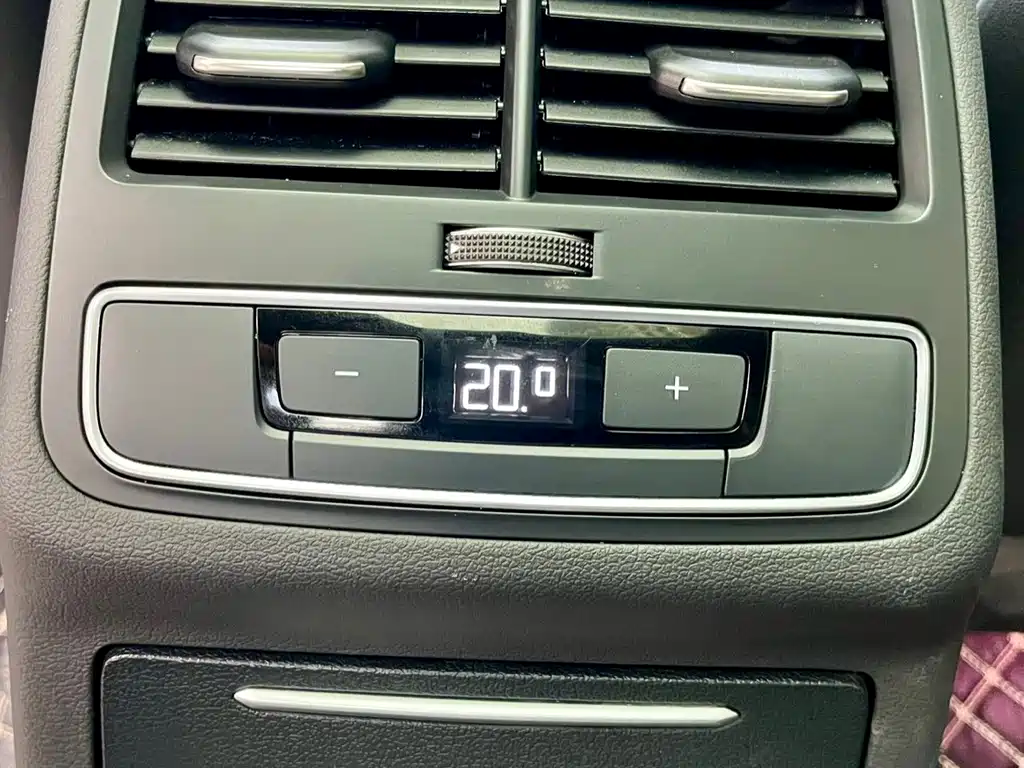 Audi A4L — миниатюра 21