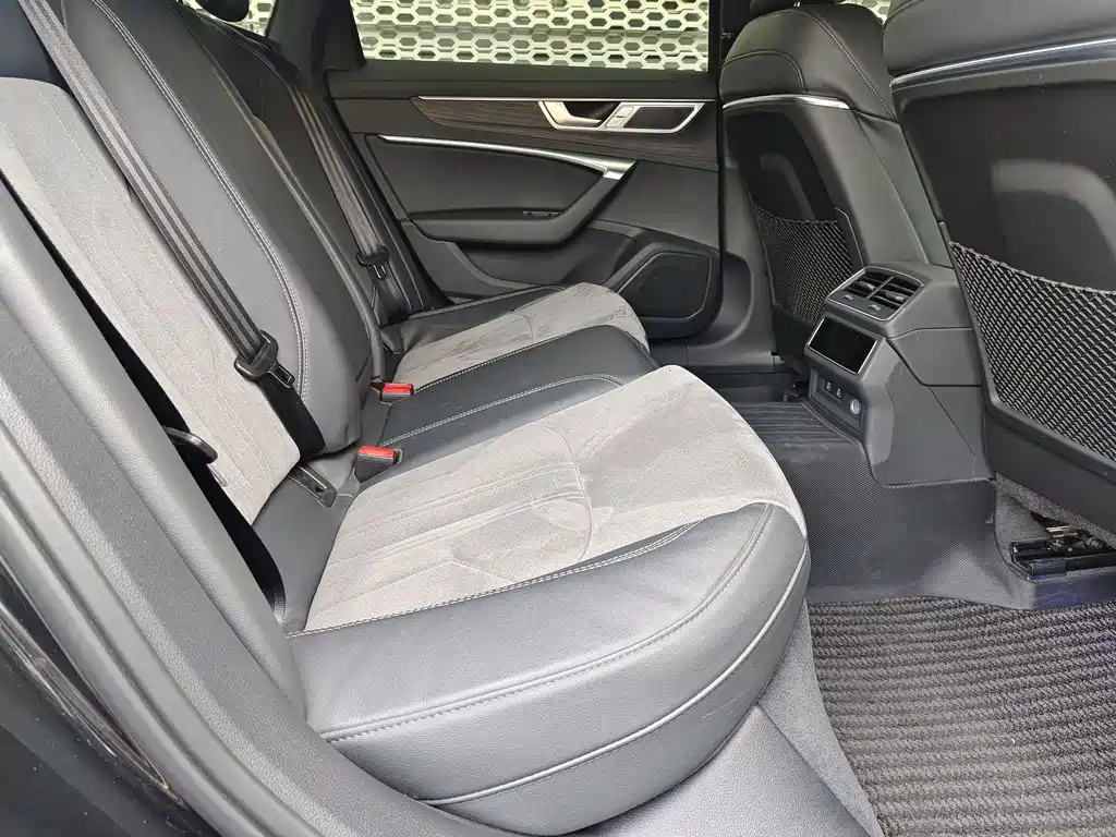 Audi A6L — миниатюра 6
