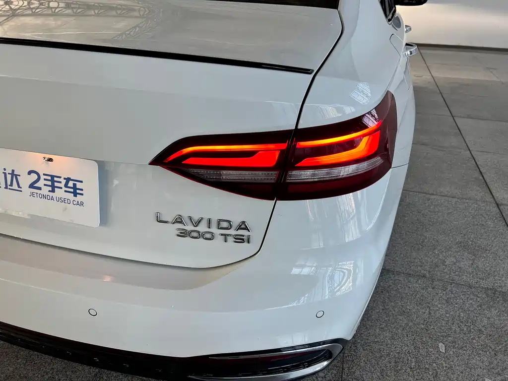 Volkswagen Lavida 2023 300TSI DSG