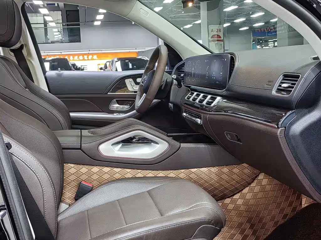Mercedes-Benz GLS — миниатюра 25