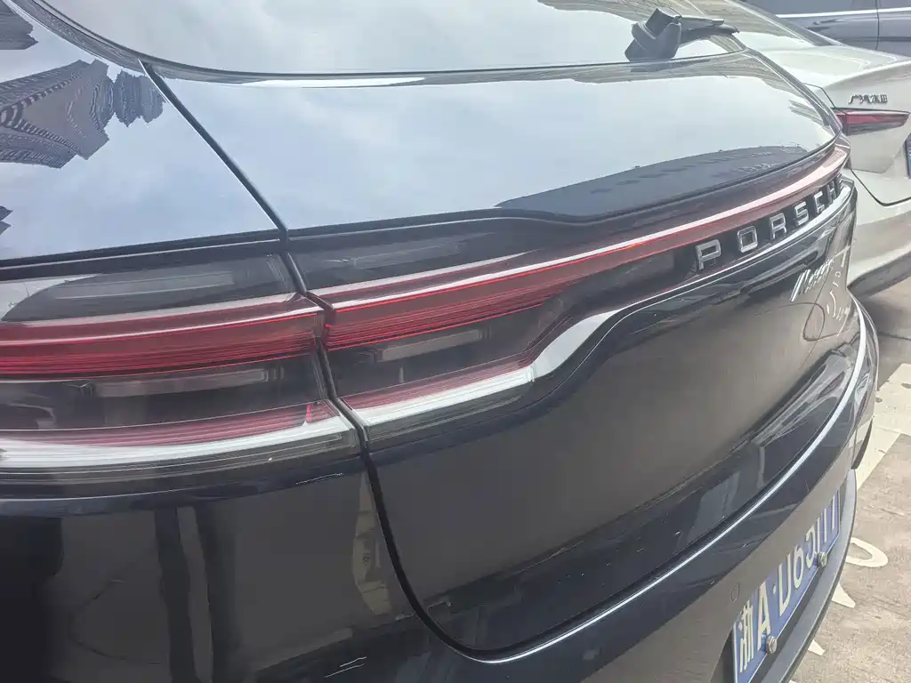 Porsche Macan — миниатюра 14