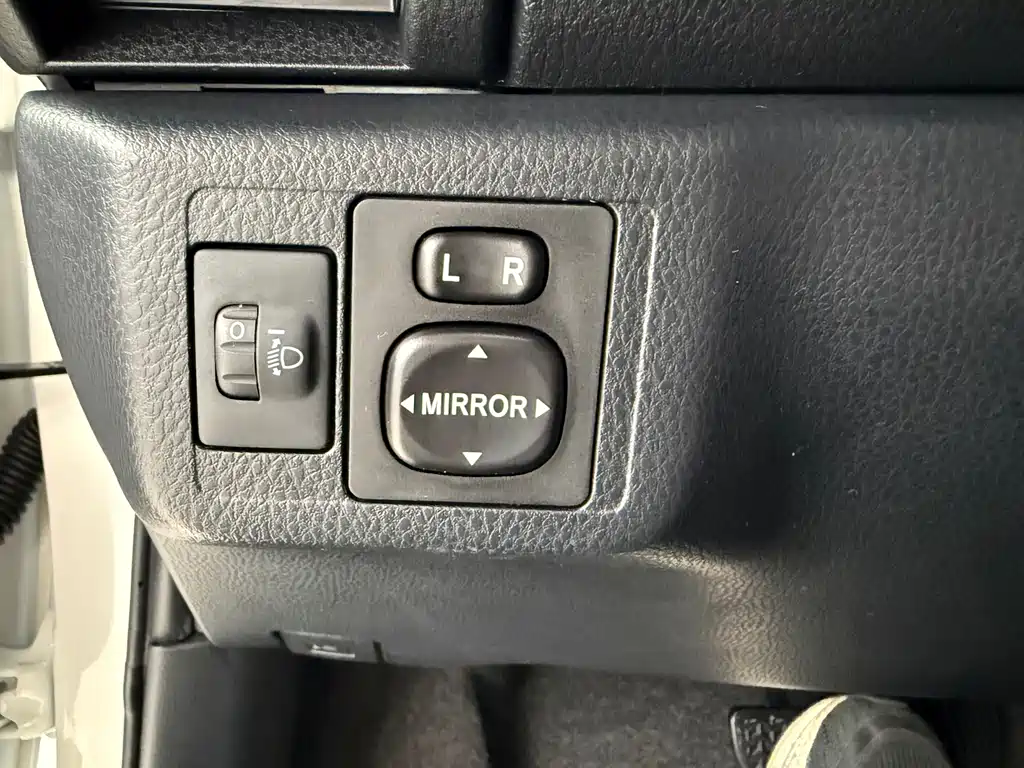 TOYOTA YARIS L ZHIXUAN