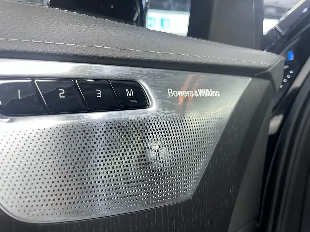 Volvo XC90 2020 T6 Luxury 7 мест