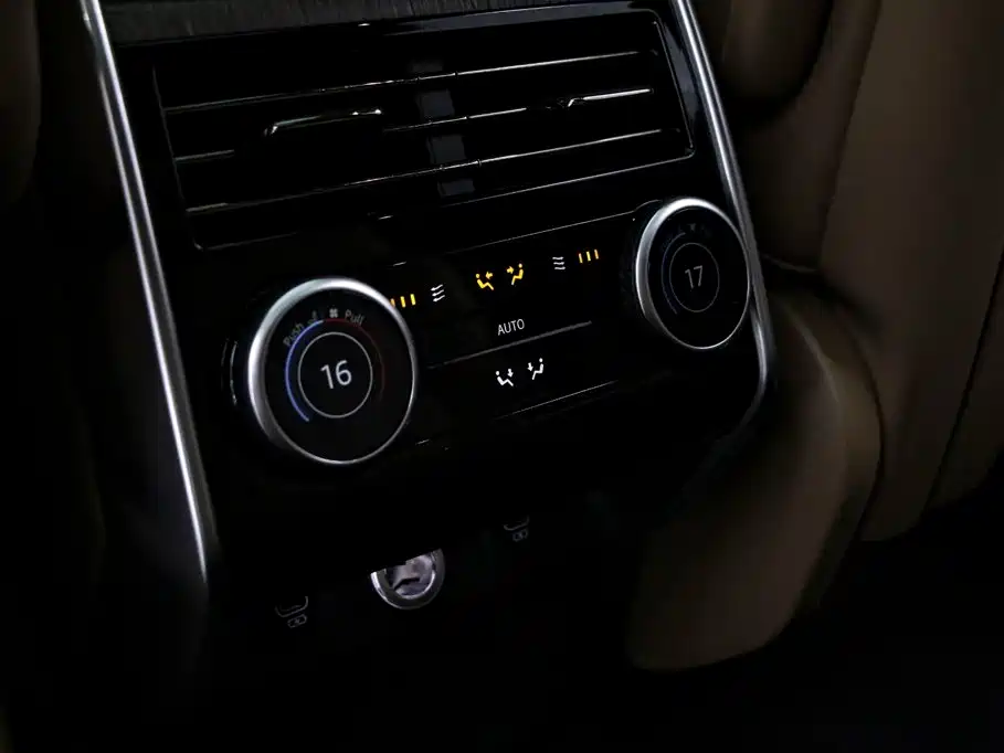 Land Rover Range Rover — миниатюра 18