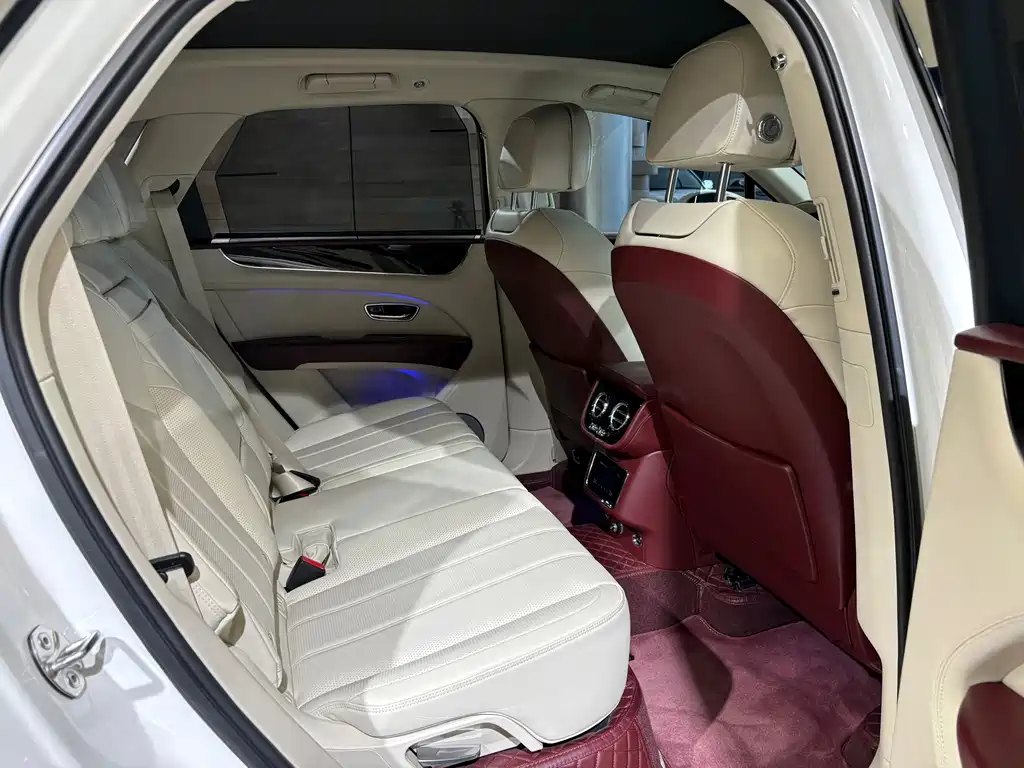Bentley Bentayga — миниатюра 15