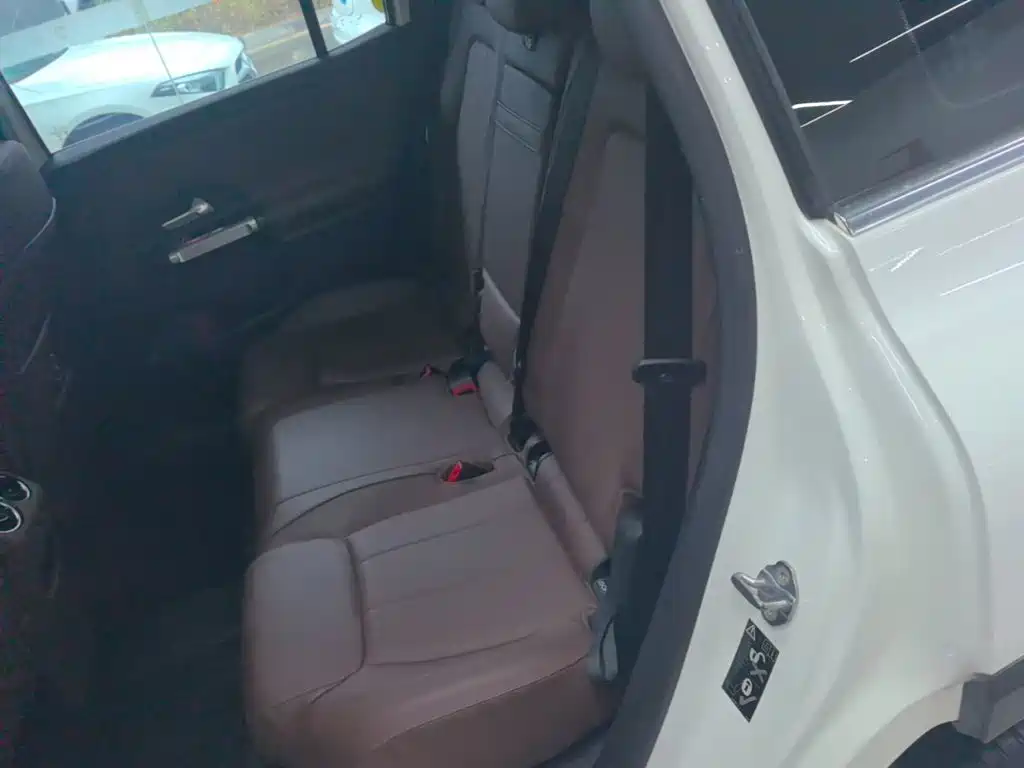 Mercedes-Benz GLB — миниатюра 17