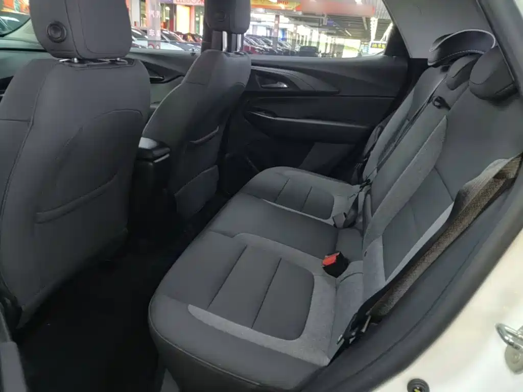 Chevrolet Tracker — миниатюра 17