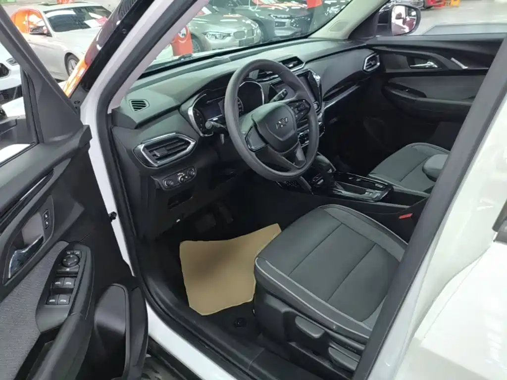 Chevrolet Tracker — миниатюра 16