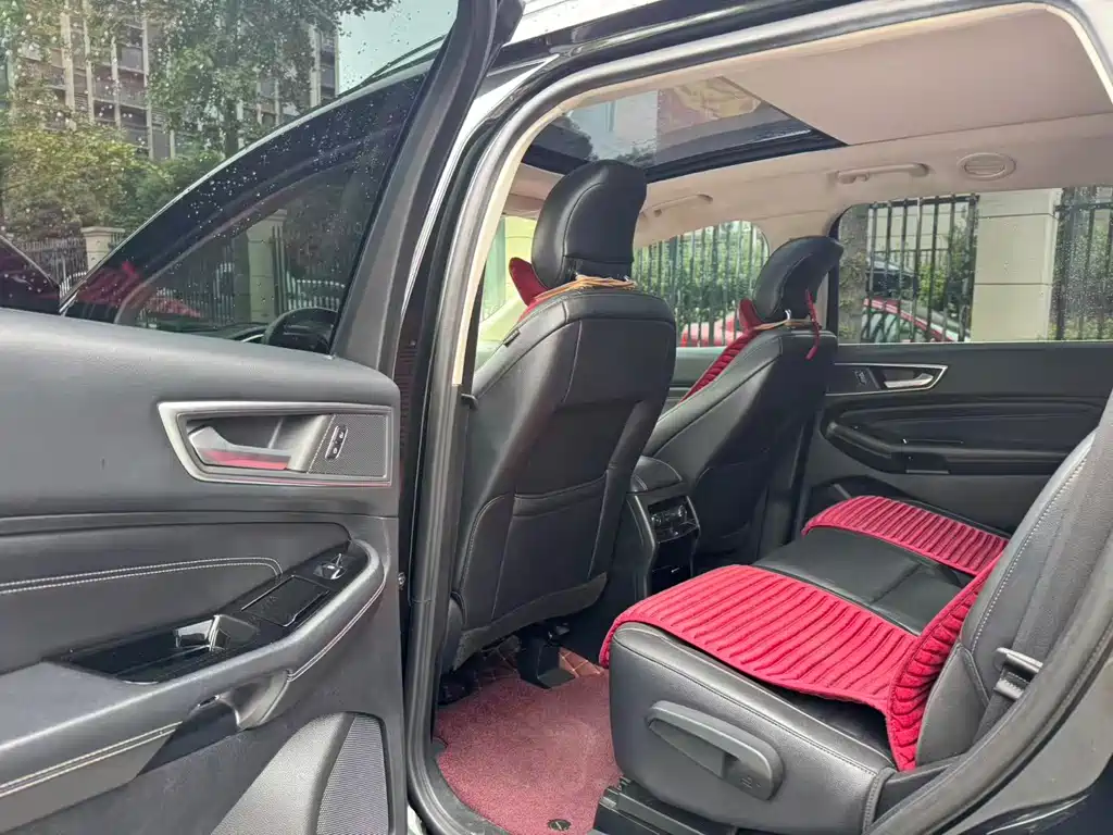 Ford Edge — миниатюра 9