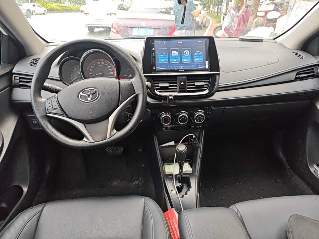 Toyota Vios FS 1.5 л 2021 г. Белый, пробег 33800 км