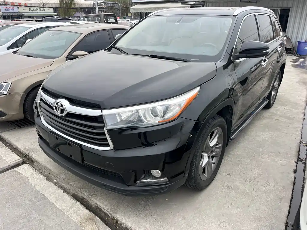 TOYOTA HIGHLANDER