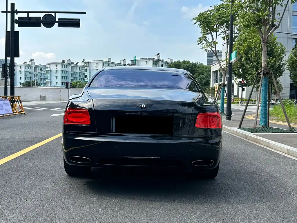 Bentley Flying Spur — миниатюра 4