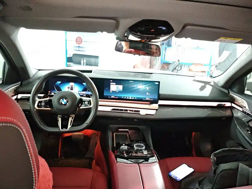 BMW 5 Series — миниатюра 4