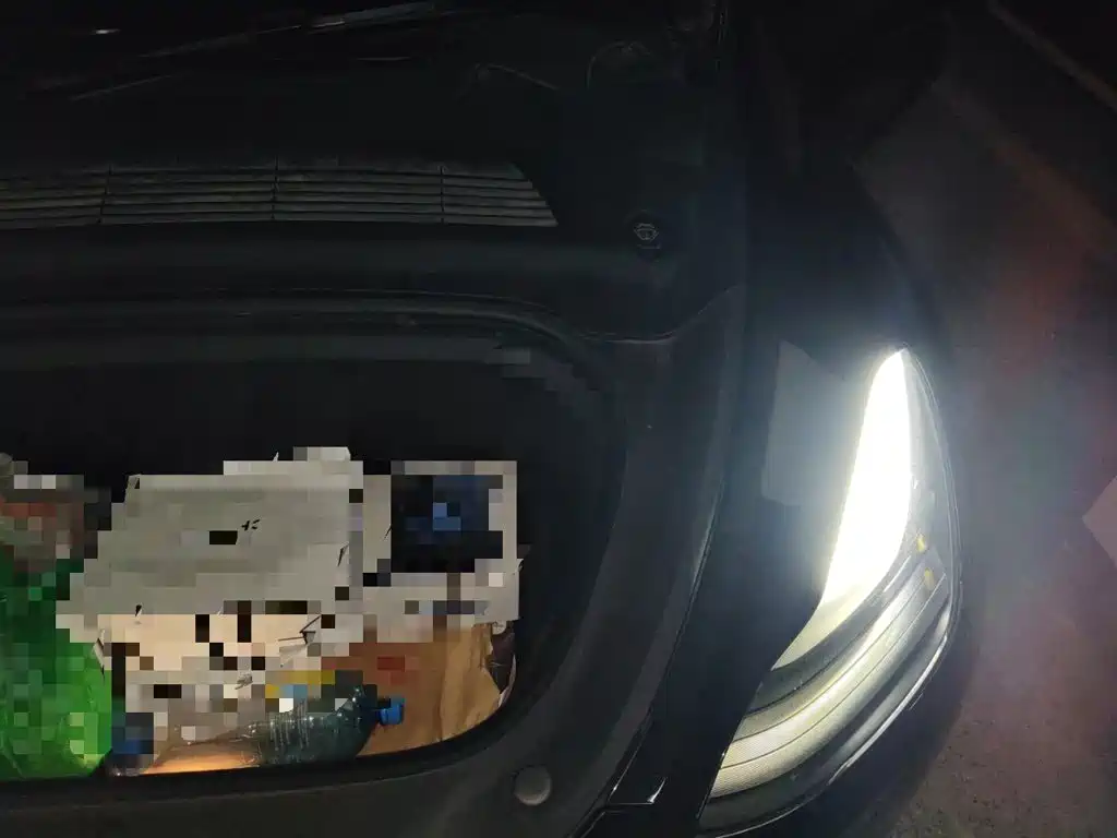 Tesla Model Y — миниатюра 21
