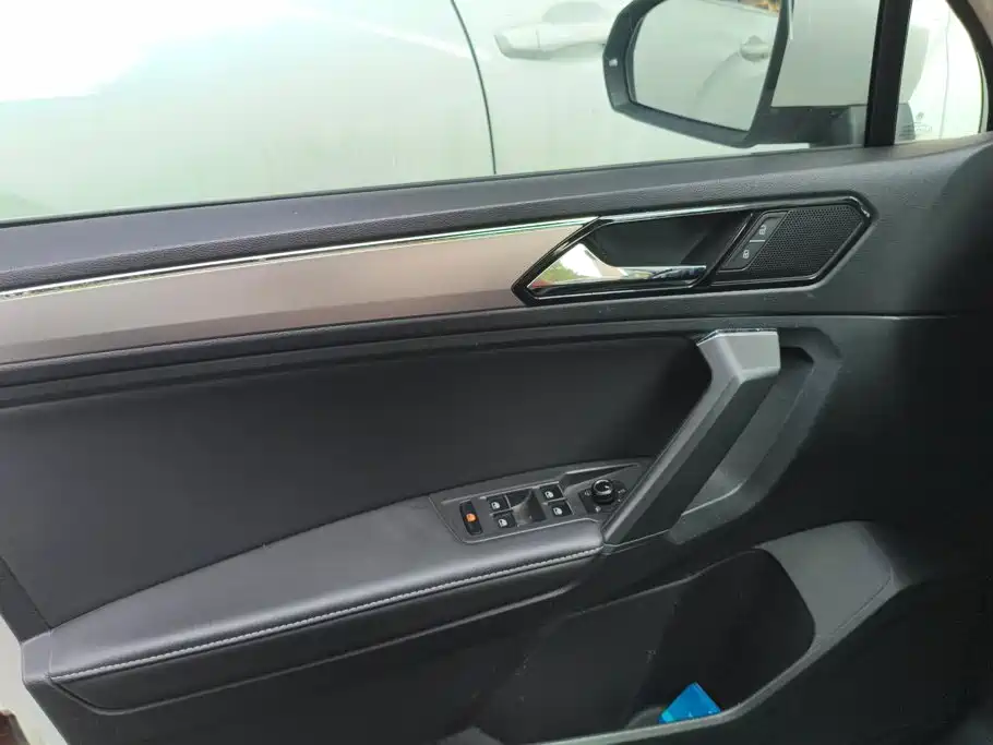Volkswagen Tiguan L — миниатюра 7