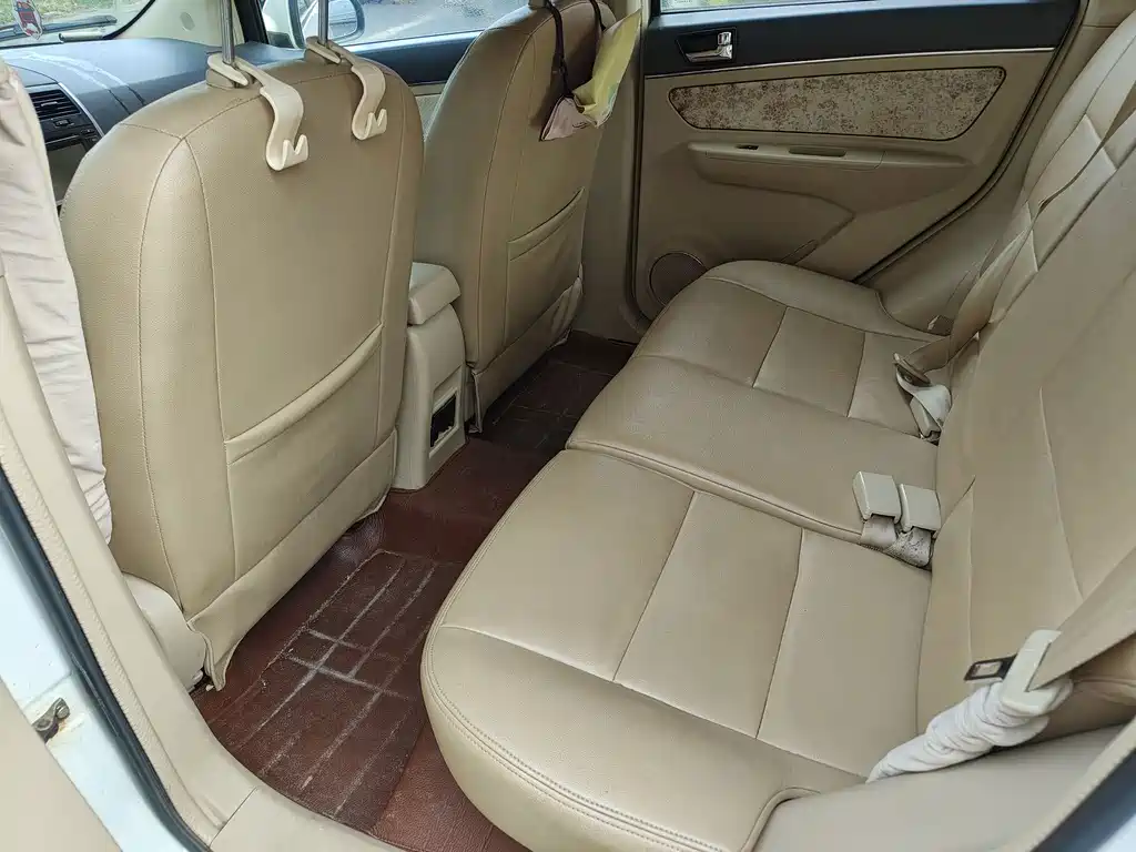 BAIC E-Series — миниатюра 6