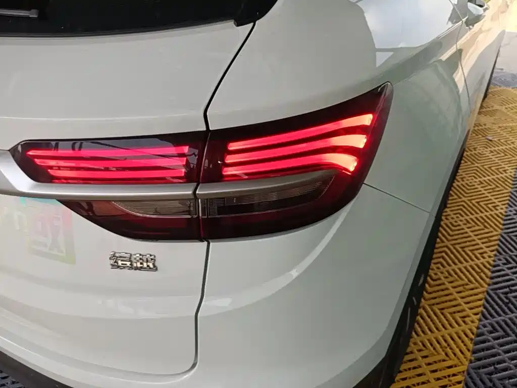 Geely Binyue — миниатюра 8