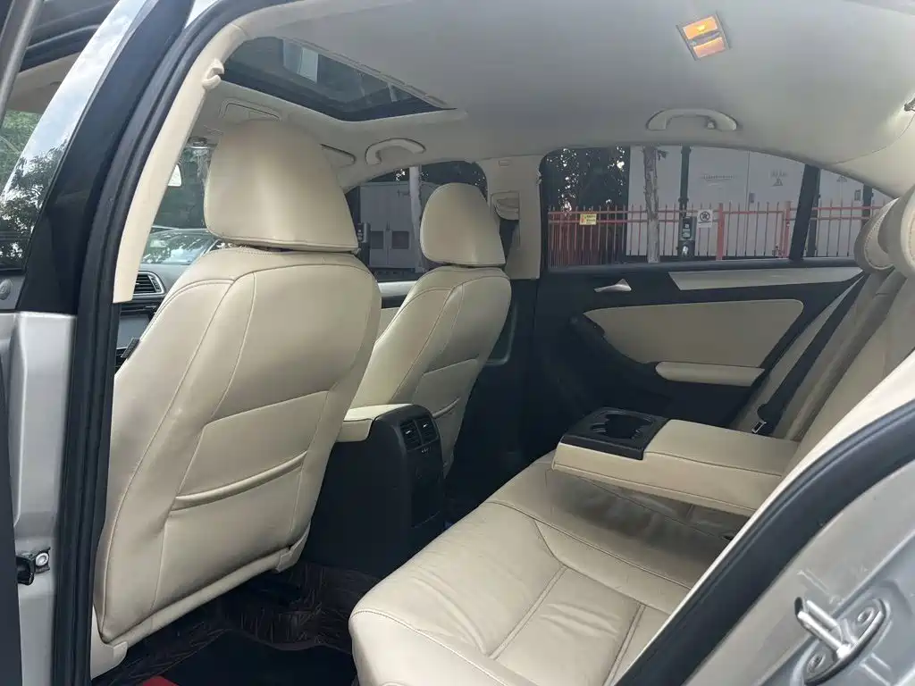 Volkswagen Sagitar — миниатюра 7