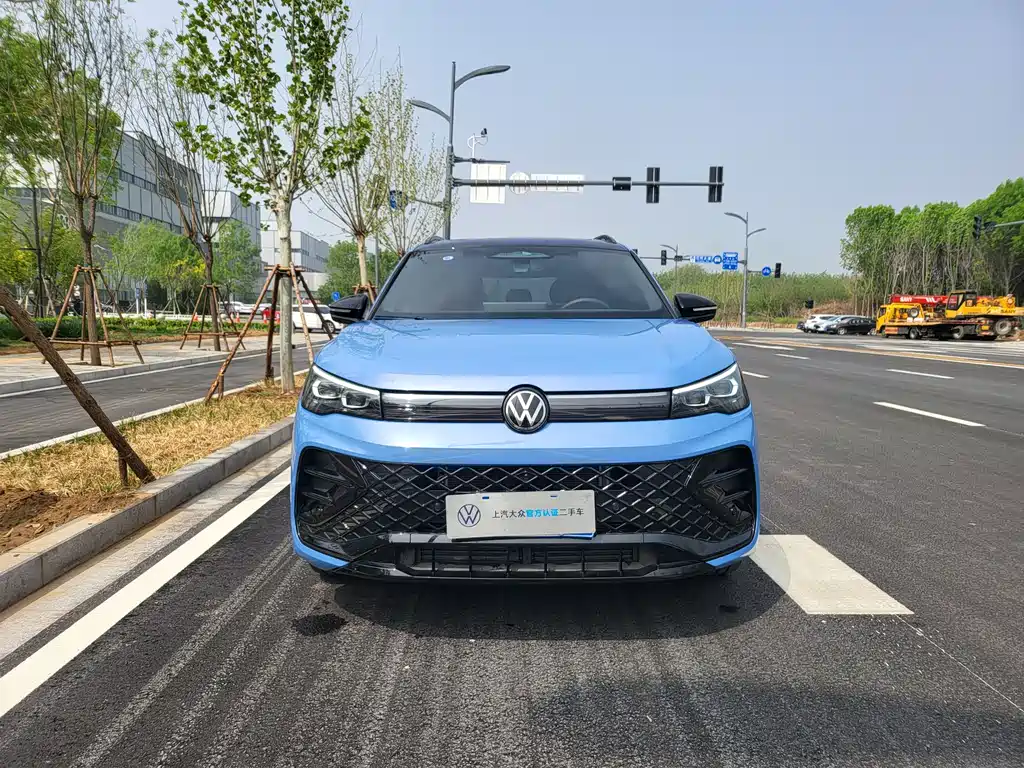 Volkswagen Tiguan L 2025