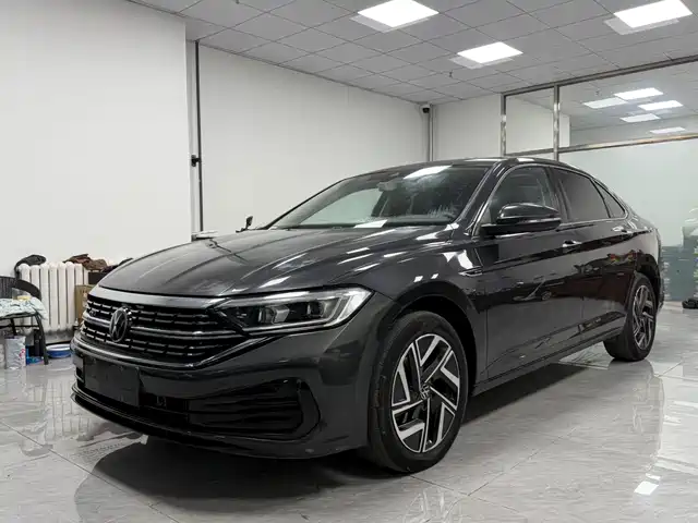 VOLKSWAGEN SAGITAR 2022