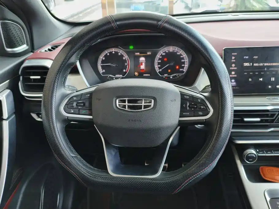 Geely Binyue — миниатюра 15