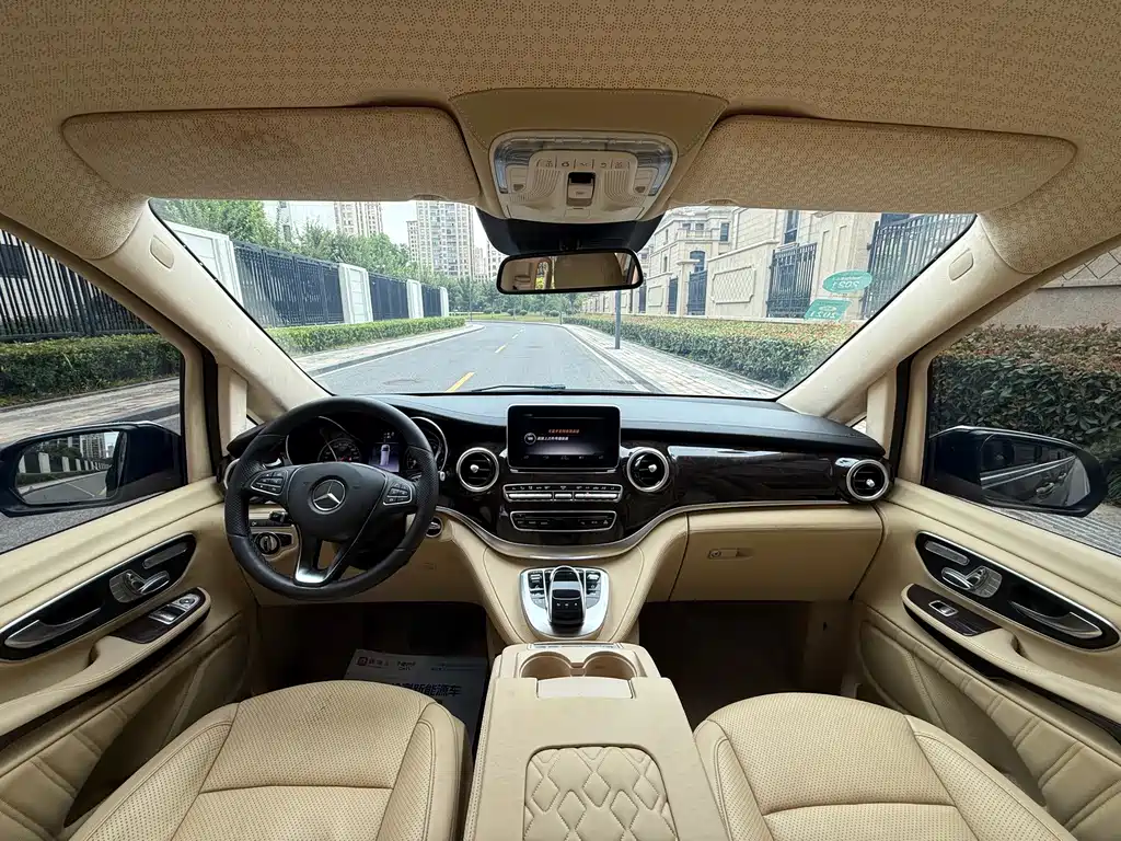 Mercedes-Benz V-Class — миниатюра 12