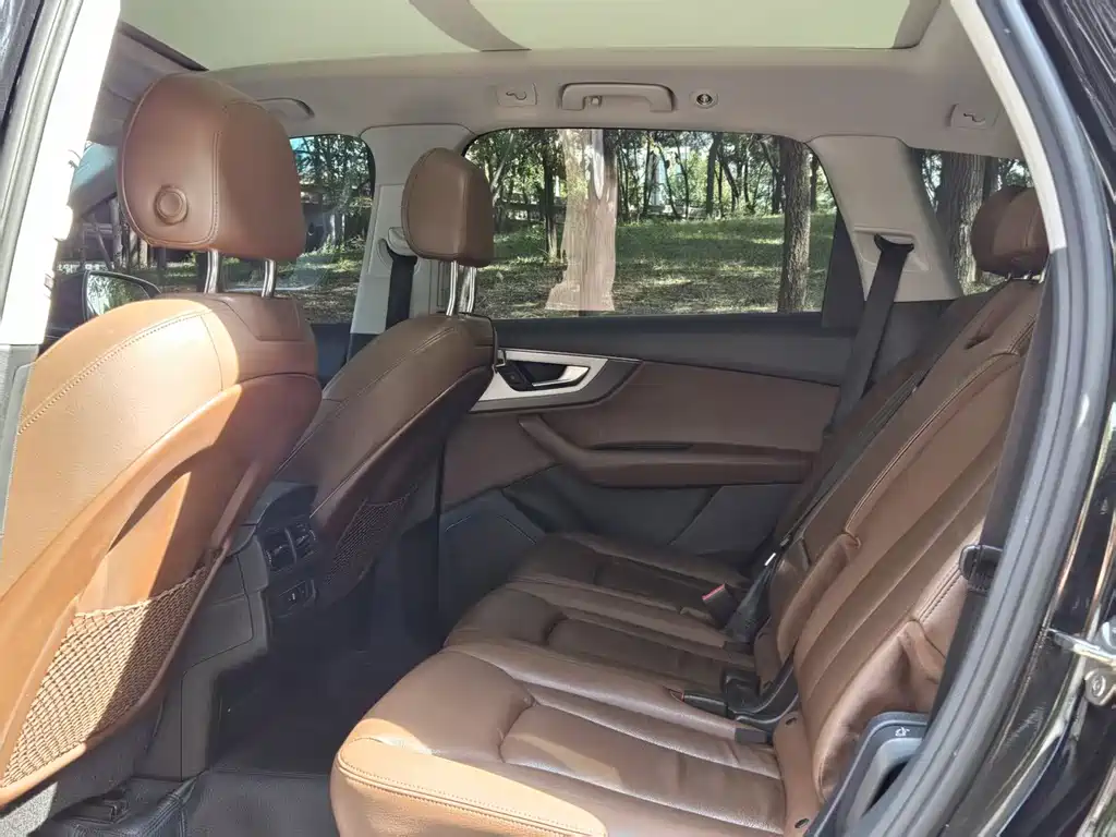 Audi Q7 — миниатюра 9
