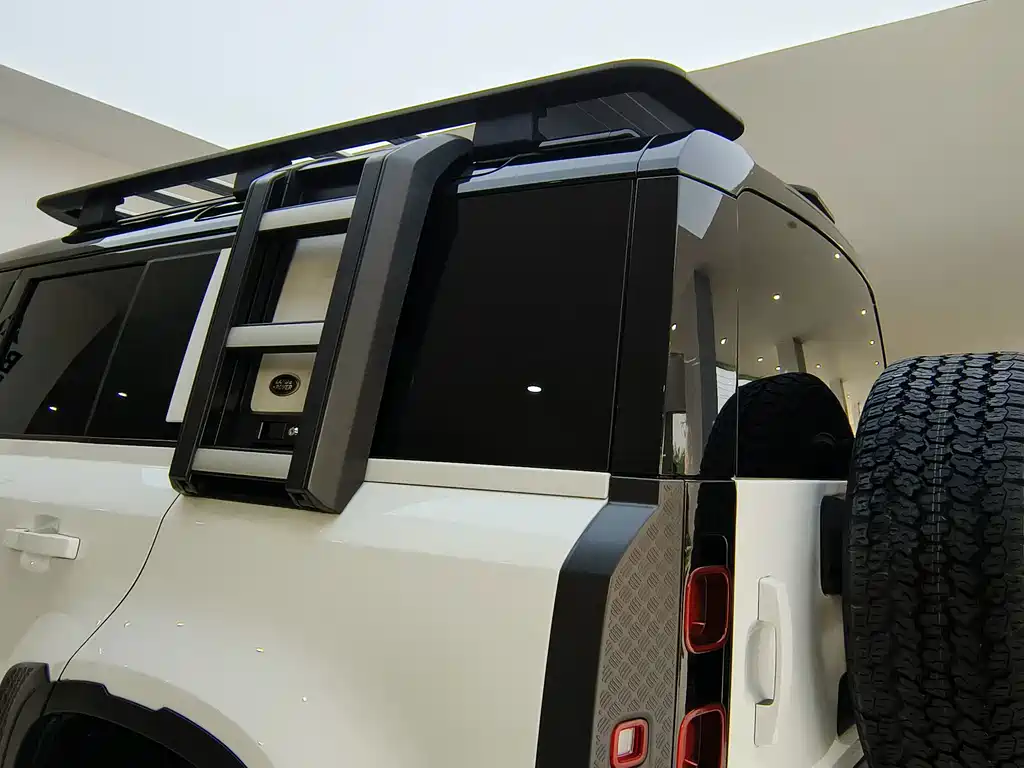 Land Rover Defender — миниатюра 37