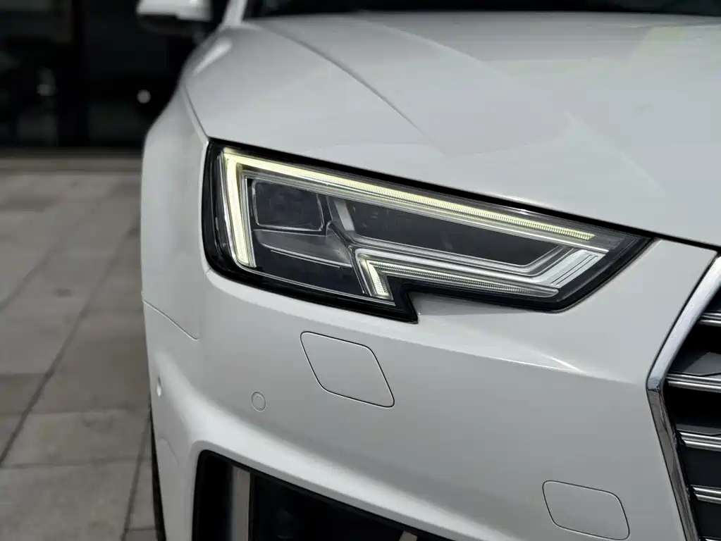 AUDI  A4L